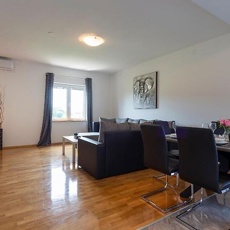 Apartmani Karoca 3 Pula Exteriér fotografie
