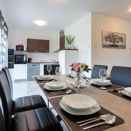 Apartmani Karoca 3 Pula Exteriér fotografie