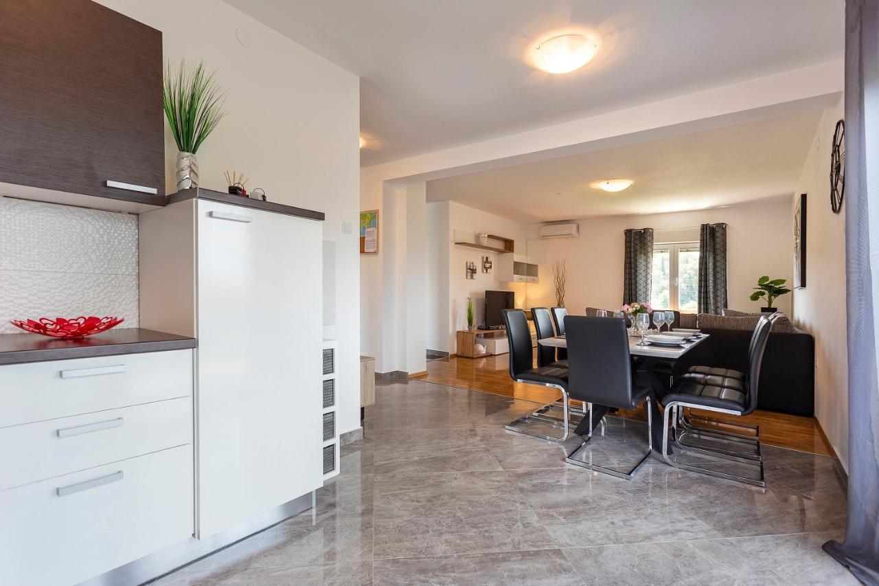 Apartmani Karoca 3 Pula Exteriér fotografie