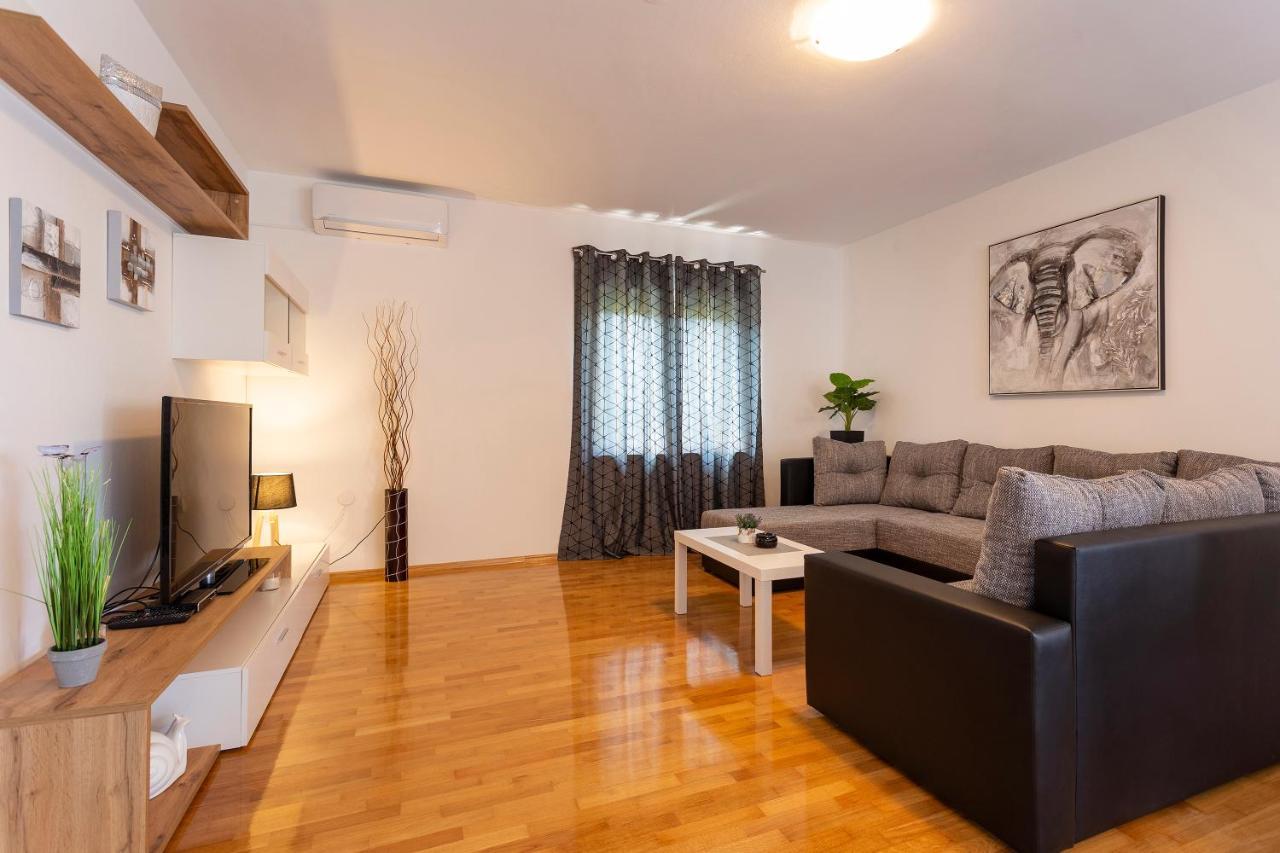 Apartmani Karoca 3 Pula Exteriér fotografie